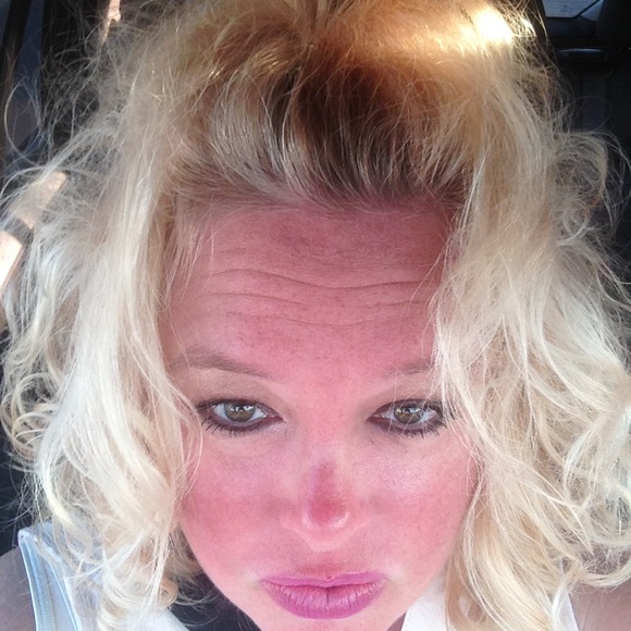 Meet your Posher, Kelley - Picture 2 of 7